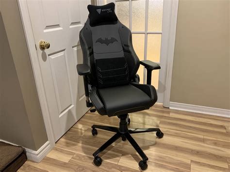 secretlab omega 2020 dark knight